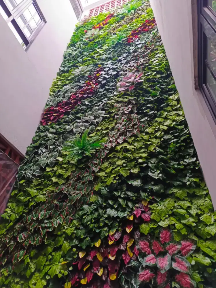Menerima pembuatan taman vertical garden sintetis