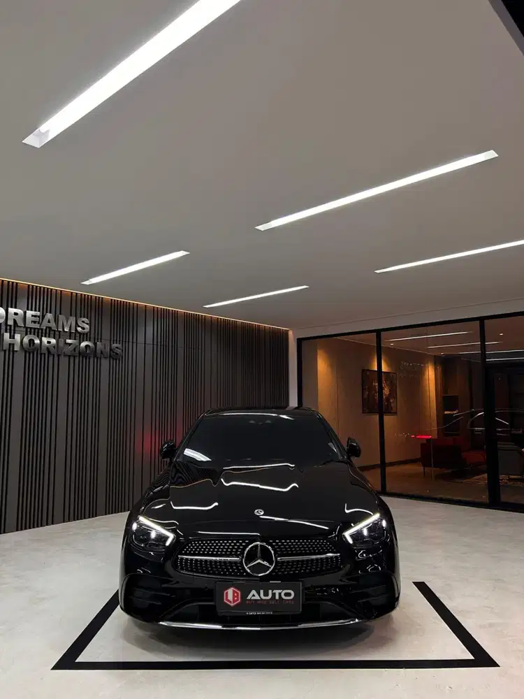Mercedes Benz E300 AMG AT 2023 Hitam Mercy Km11rb B1811I Nik 2022