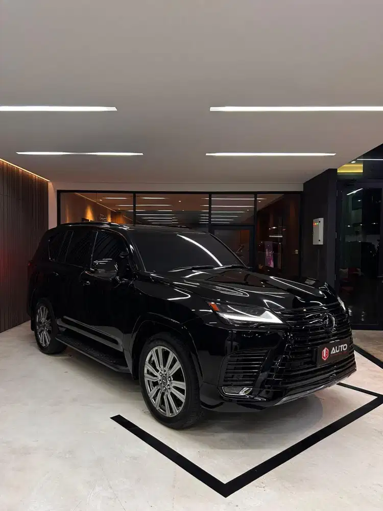 Lexus LX600 VIP 4-Seater 2024 Hitam Km12rb B36 Nik 2023