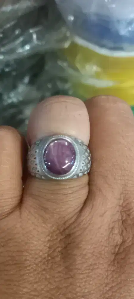 Cincin Ruby Star Kristal bening ada stelnya..