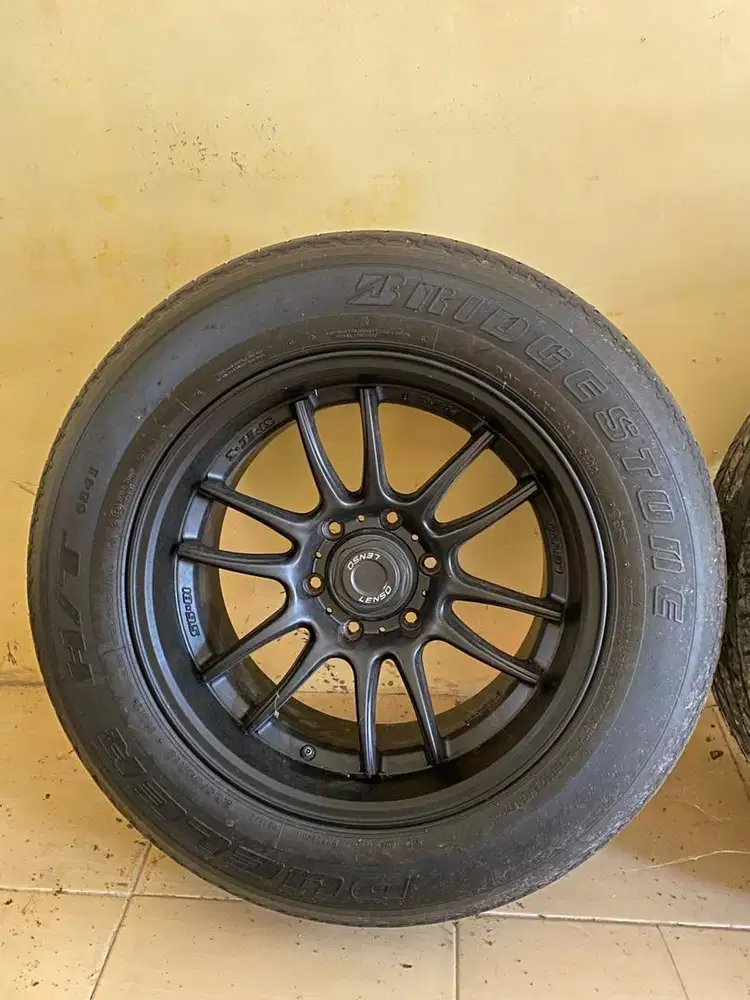 Ban bekas baru pakai