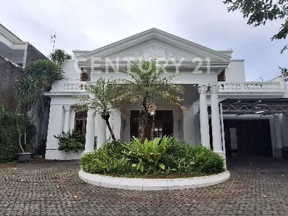 Rumah Luas 2 Lt Di Menteng Dengan Paviliun & Kolam Renang