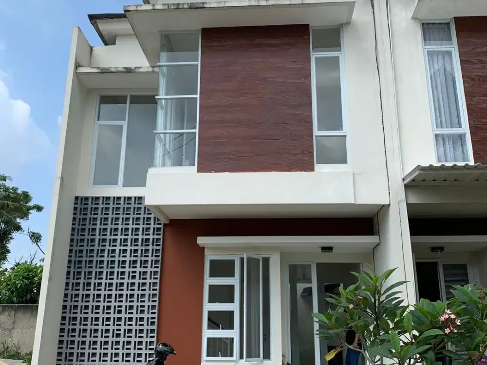 Rumah 2 Lt Strategis 7 Mnt ke Living Plaza Pamulang Siap KPR J-36152