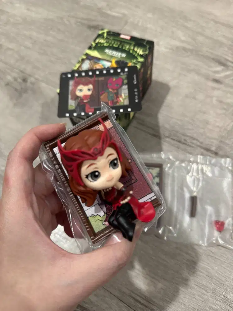 Pop Mart Marvel Photo Frame Series (wanda - selected)