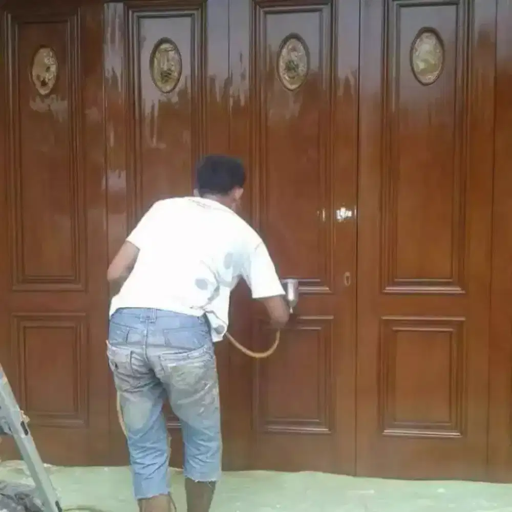 Tukang finishing Cat