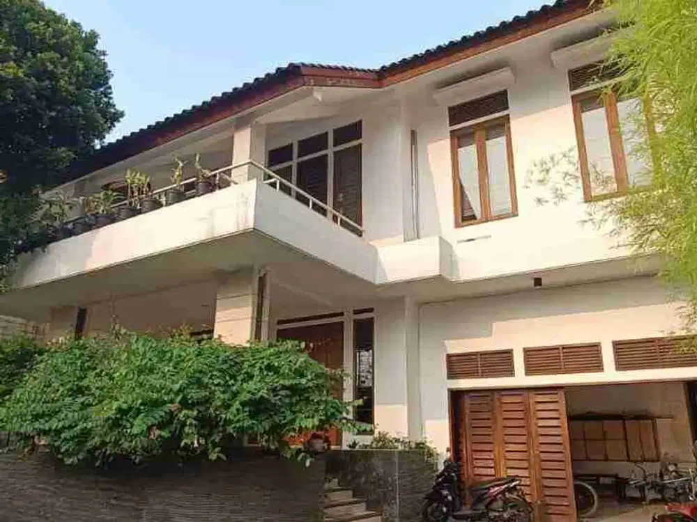 Dijual Rumah Mewah Strategis di Jl Abdul Majid Cipete Jakarta Selatan