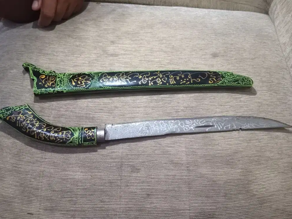 Koleksi Rencong Hijau Berukiran bekas peninggalan Mbah kuno antik.