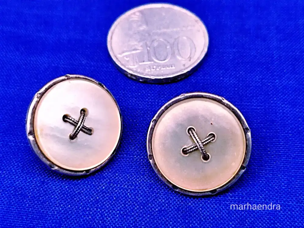 Benik perak kancing baju silver