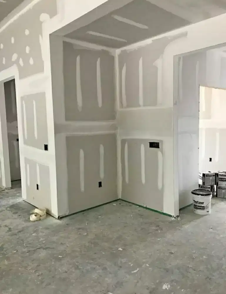 Dinding partisi gypsum atau kalsyboard