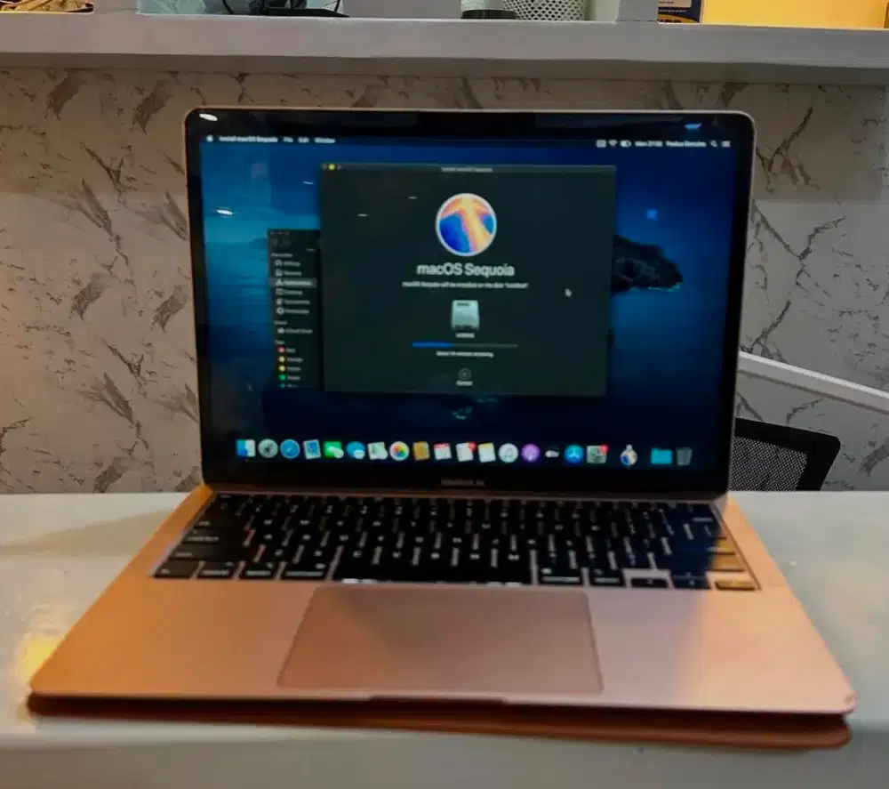 Macbook Air 2020 Core i3 Ram 8GB ssd 256GB fulsett Rose Gold