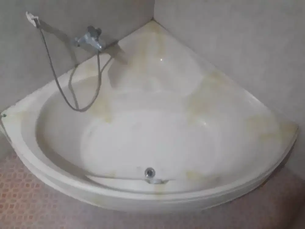 BU Dijual Bath Tub Segi Empat Sudut Bekas Baik