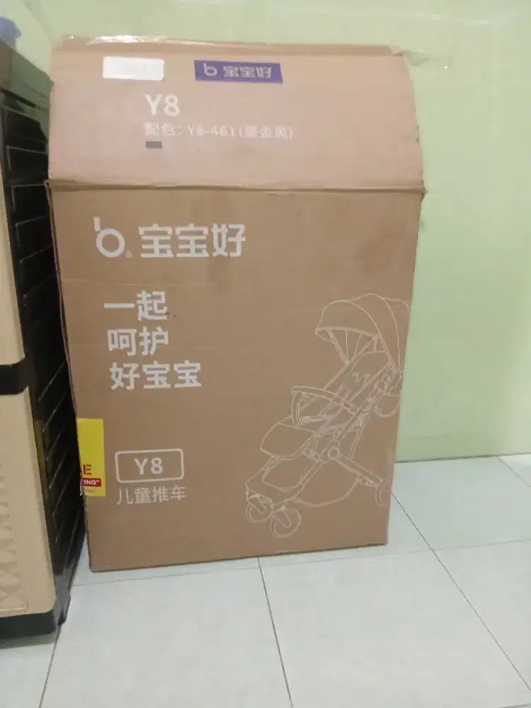 stoler merek y8 baobaohao warna black masih bagus 
Rp.800.000