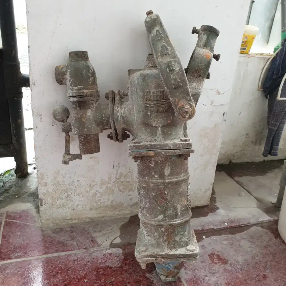 Pompa Air Aqua Kuno Klasik Vintage