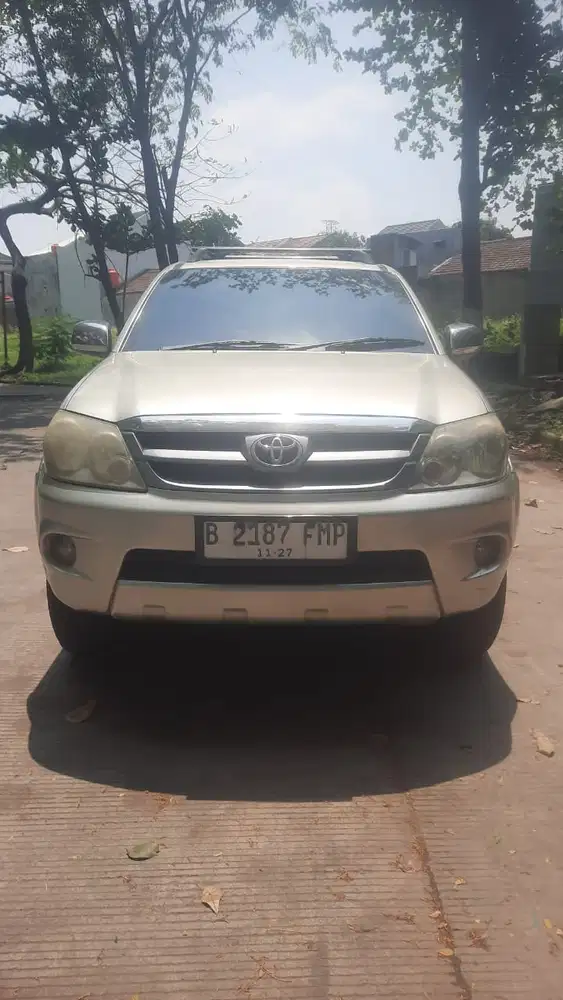 Toyota Fortuner 2005 Bensin