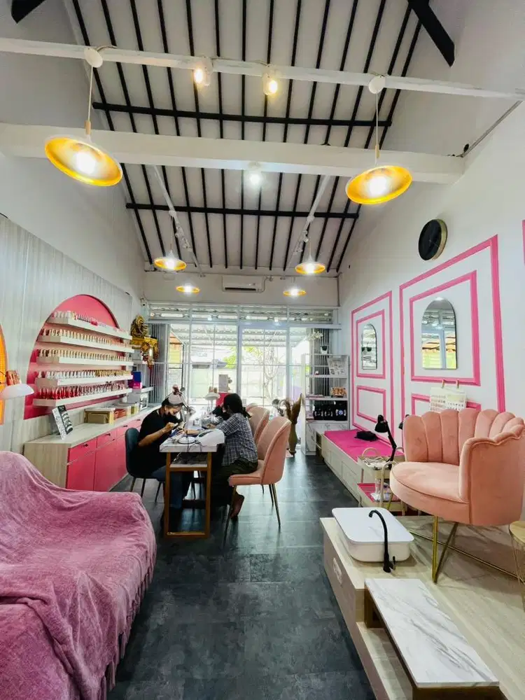 Over Kontrak Ruko Nail Salon