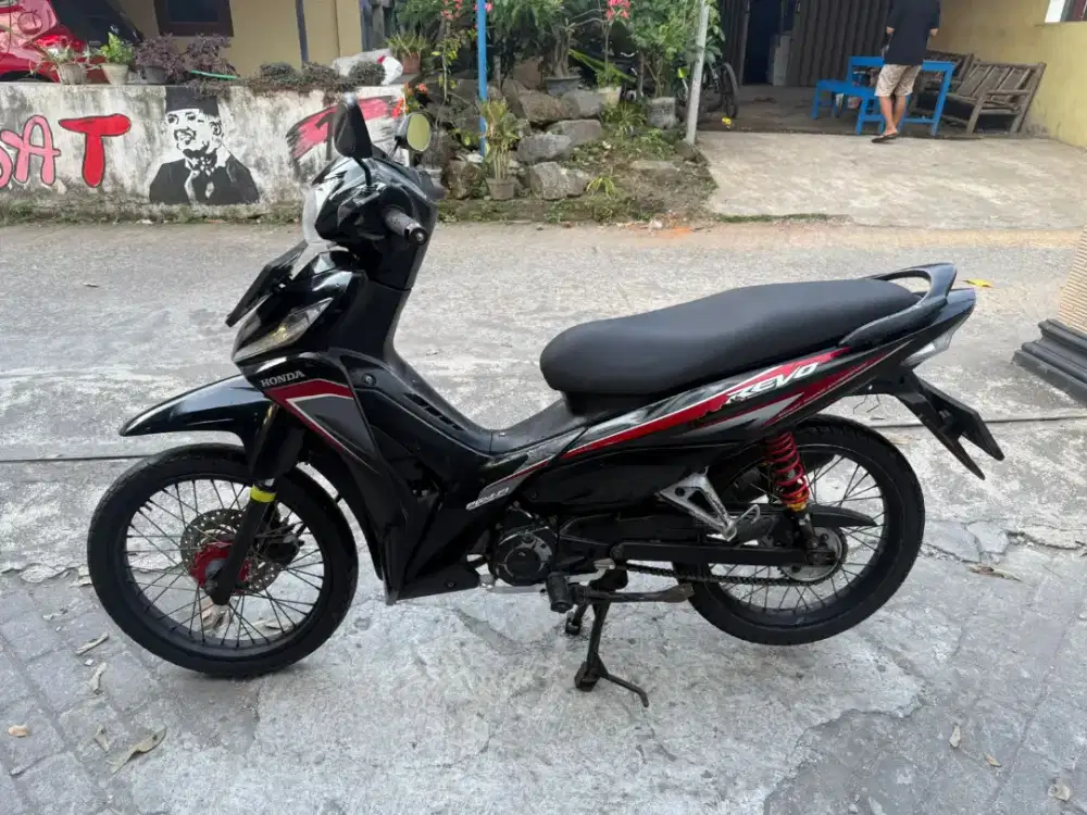 Revo THN 2014 plat AD Sukoharjo