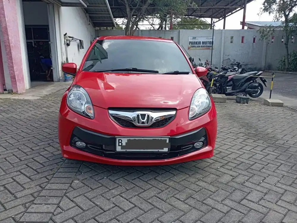 Paket TDP rendah! Honda Brio 1.2 E manual 2015 merah!Kondisi terawat!