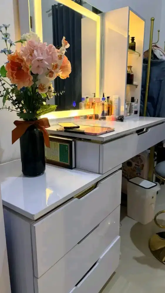 Meja Rias Olympic Costum