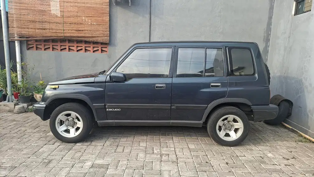 Suzuki Escudo 1995 Bensin