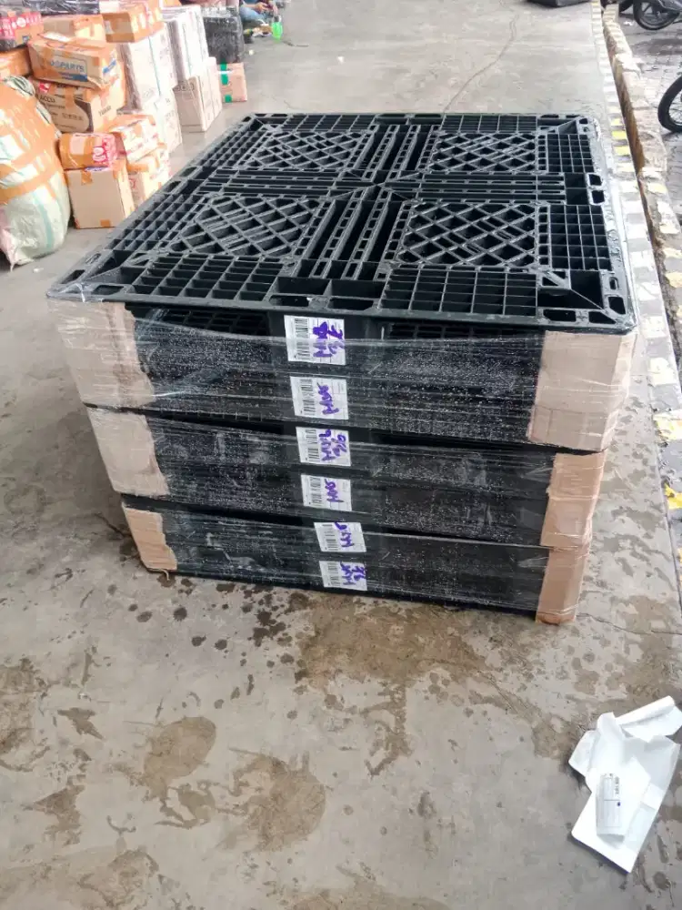 Pallet plastik bekas import