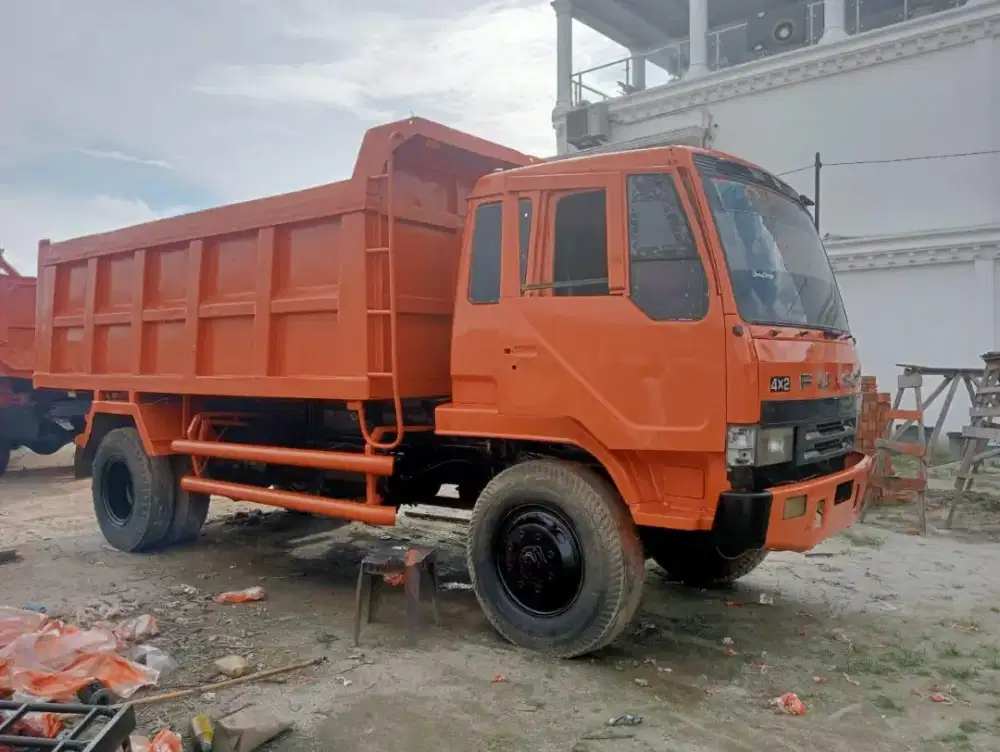Dump truk truck bak Mitsubishi fuso 220PS 4x2 tahun 1994 lengkap