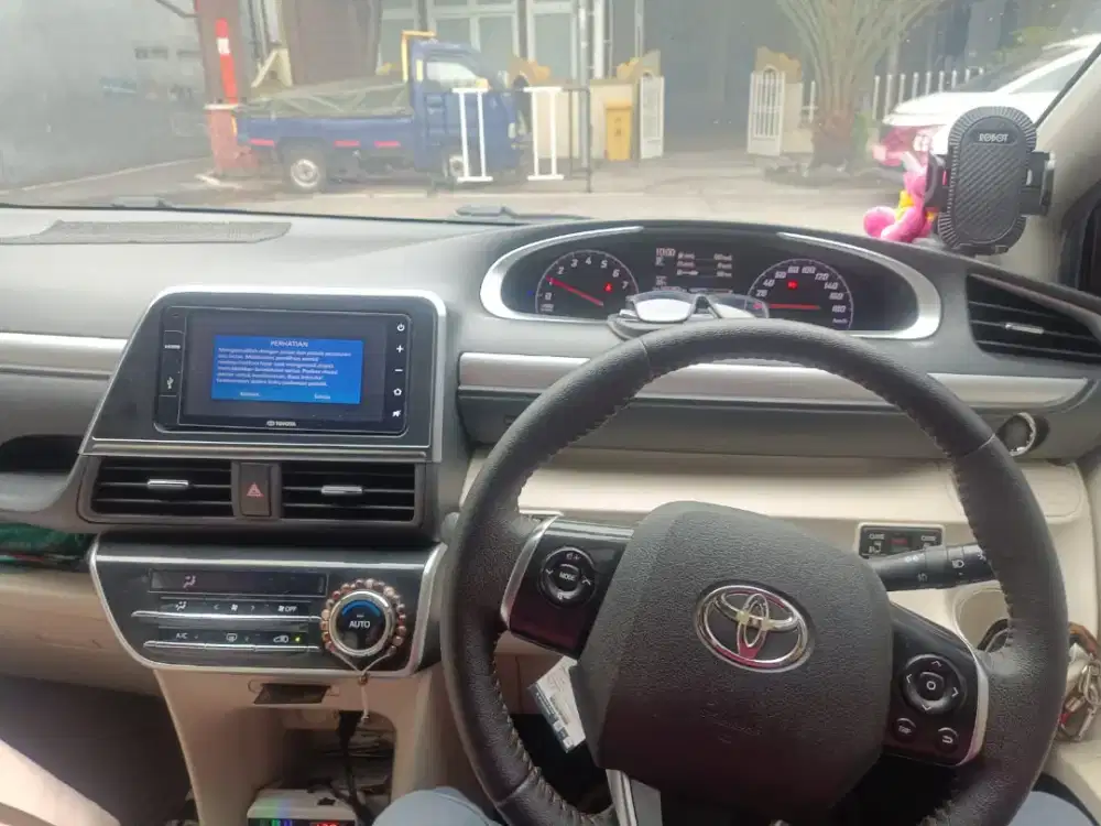Toyota sienta Q 2016 AT