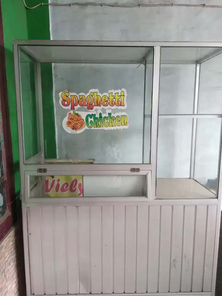 Etalase bekas jualan