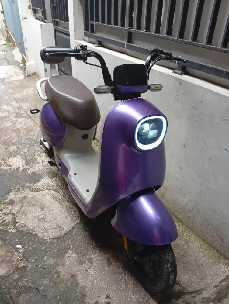 Sepeda listrik Atlantis model motor Scoopy