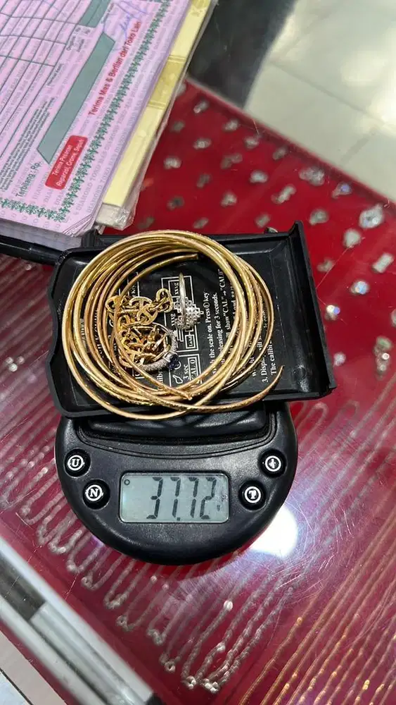 Menerima jual emas perhiasan