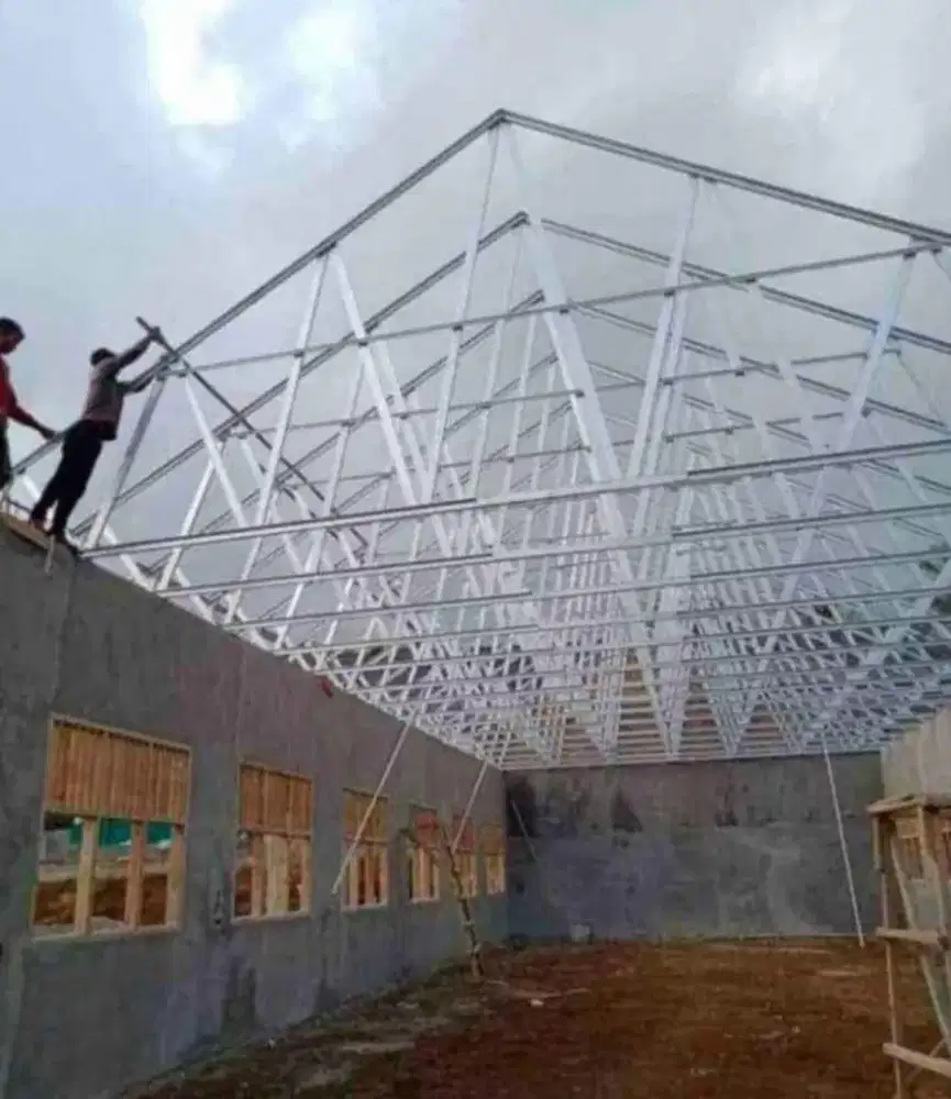 Rangka baja ringan+atap galvalum pasir terpasang material berkualitas