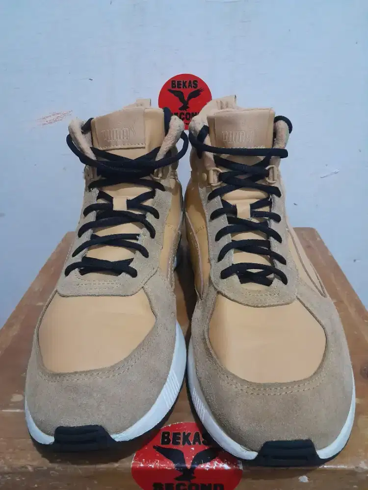 Sepatu pria puma hombers