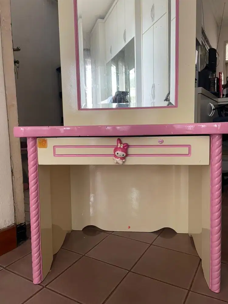 Meja rias anak My Melody