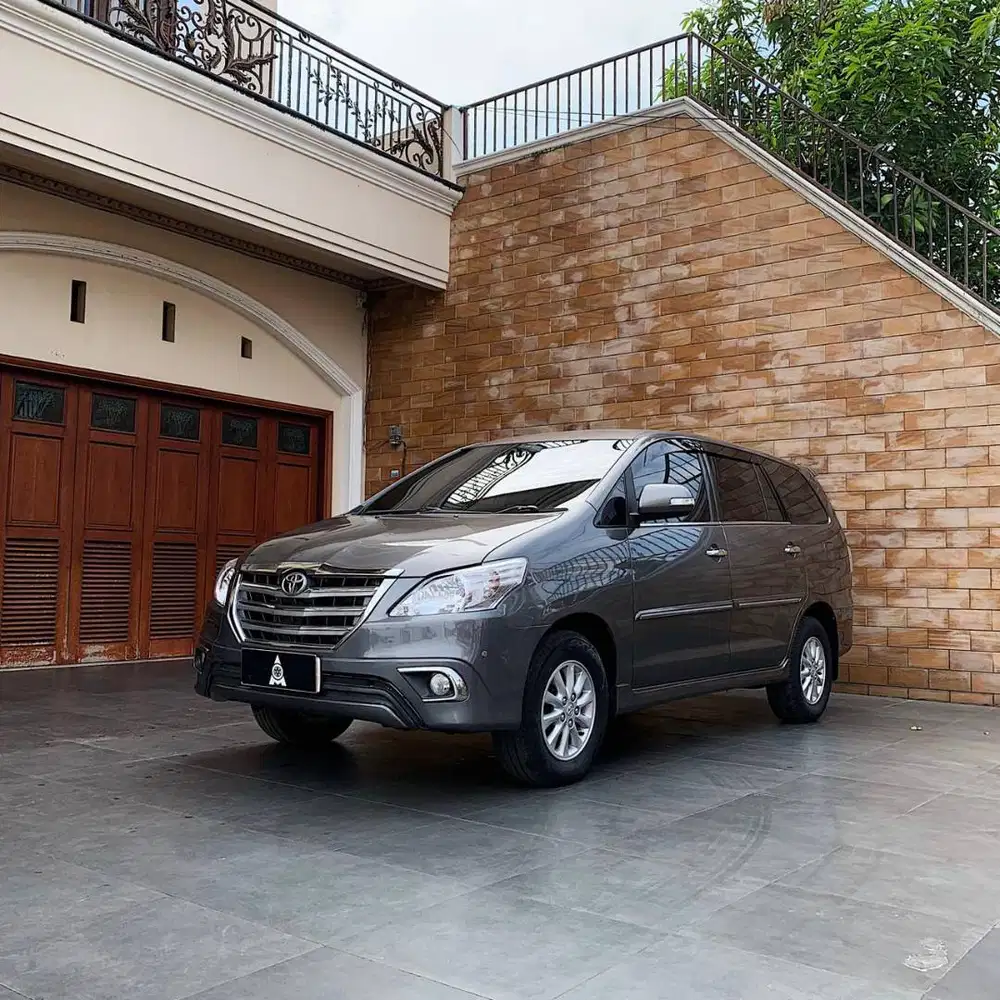 Toyota Innova Type 2.0 V A/T Tahun 2014