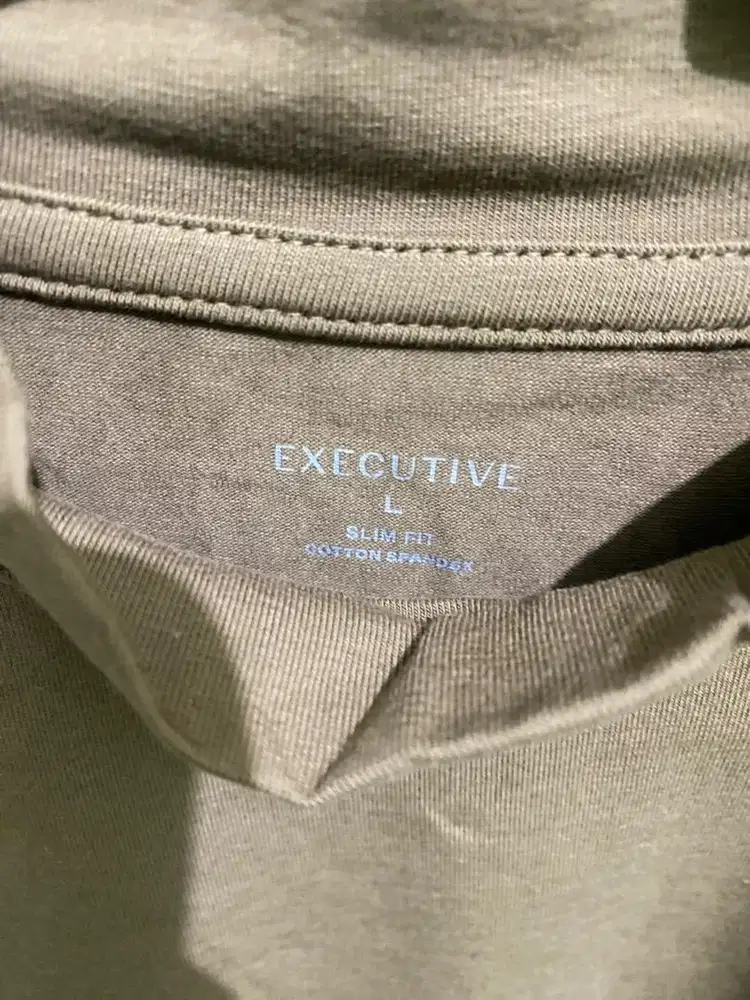 Kaos Lengan Panjang The Executive L – Basic Olive (Preloved Bagus)