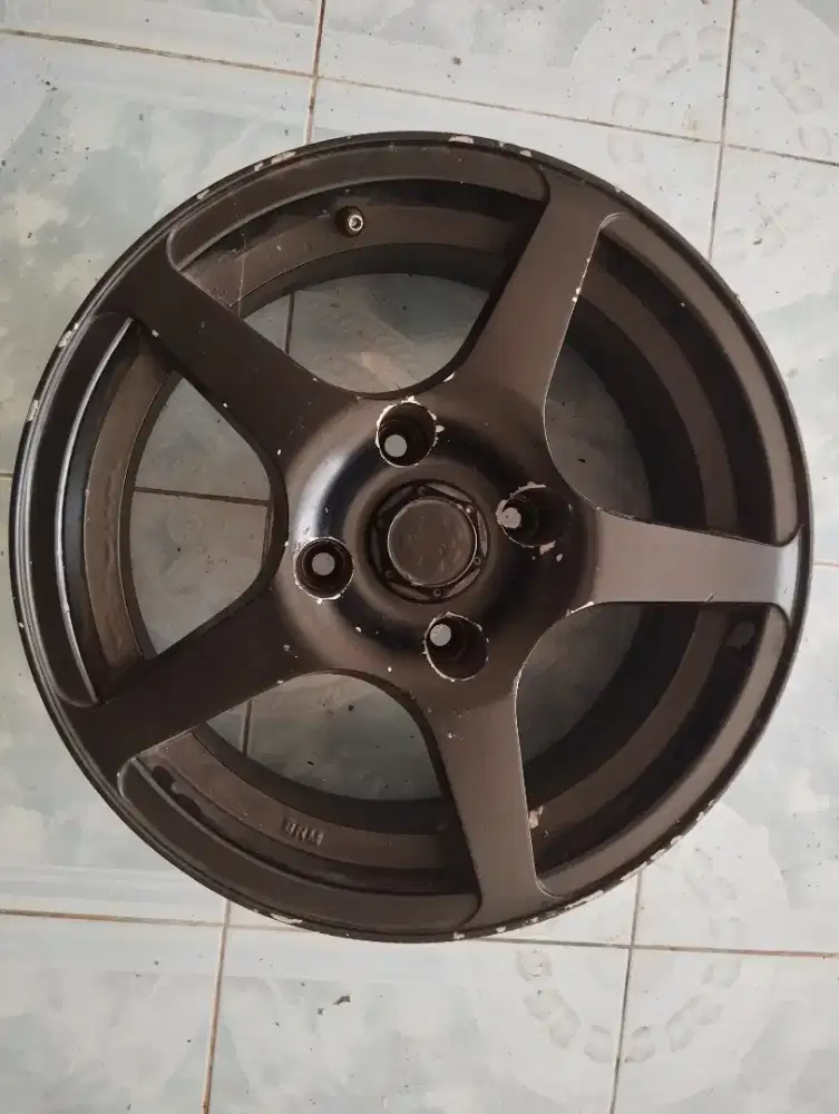 Velg bekas ukuran 15 inchi