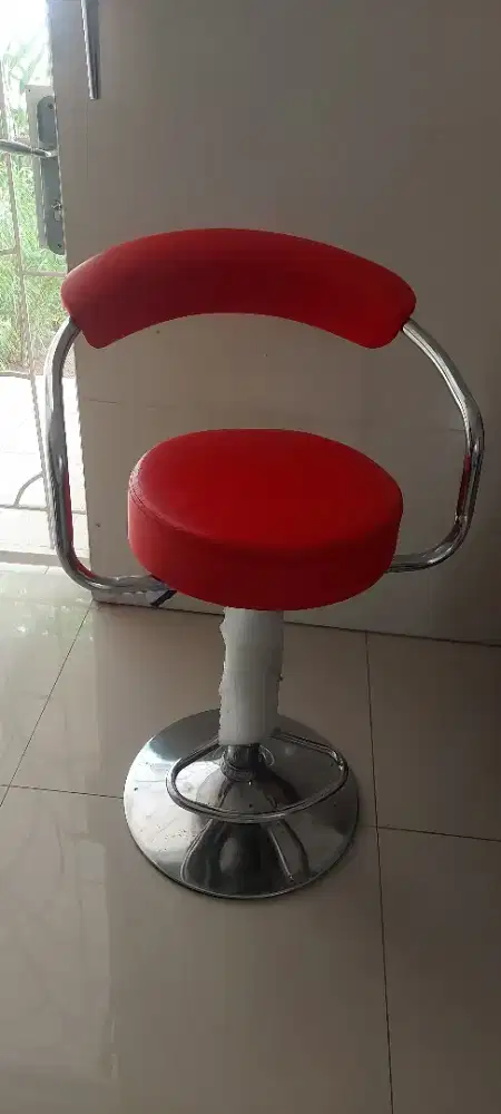 Kursi Bar bisa muter