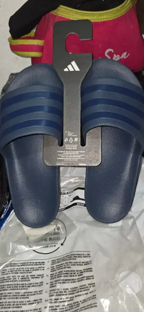 Sandal addidas ORI size 40 masih baru