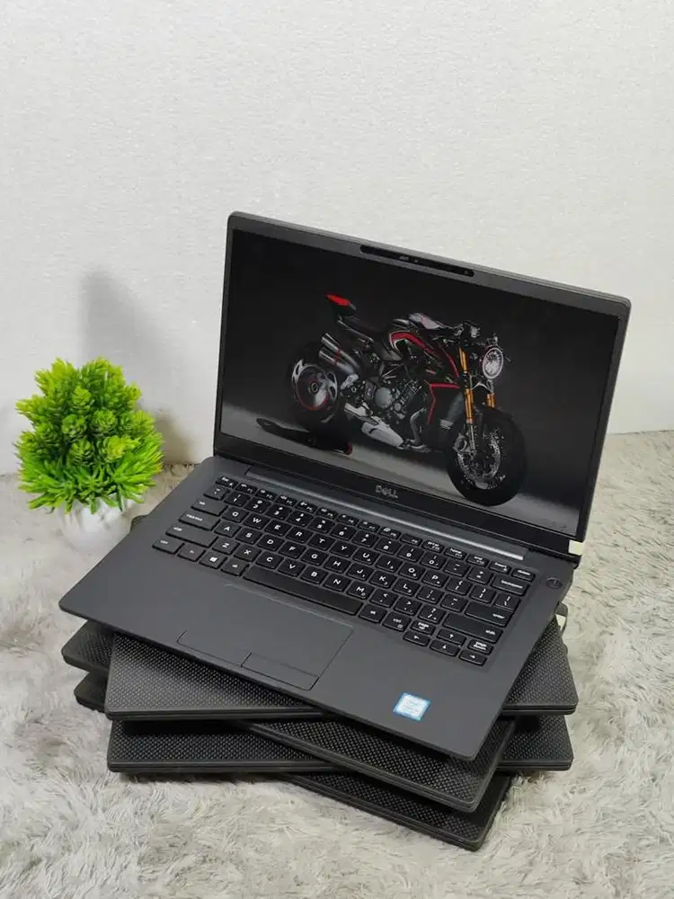 Jual murah Laptop Dell 7300 Cocok buat kerja desain grafis Bisa Kredit