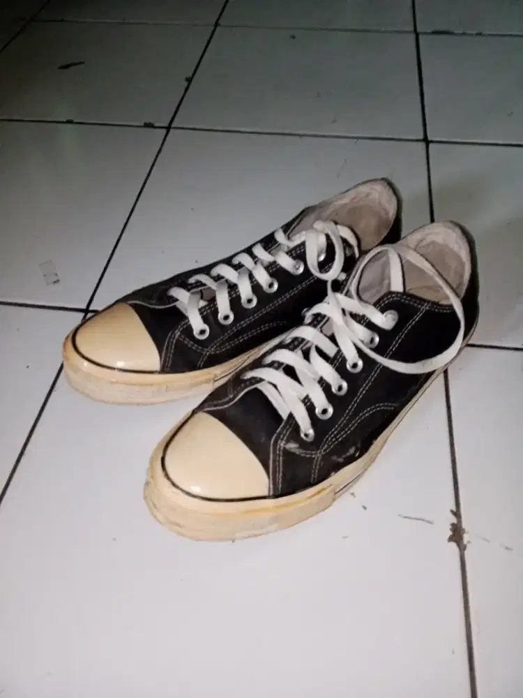 Converse original plat kuning
