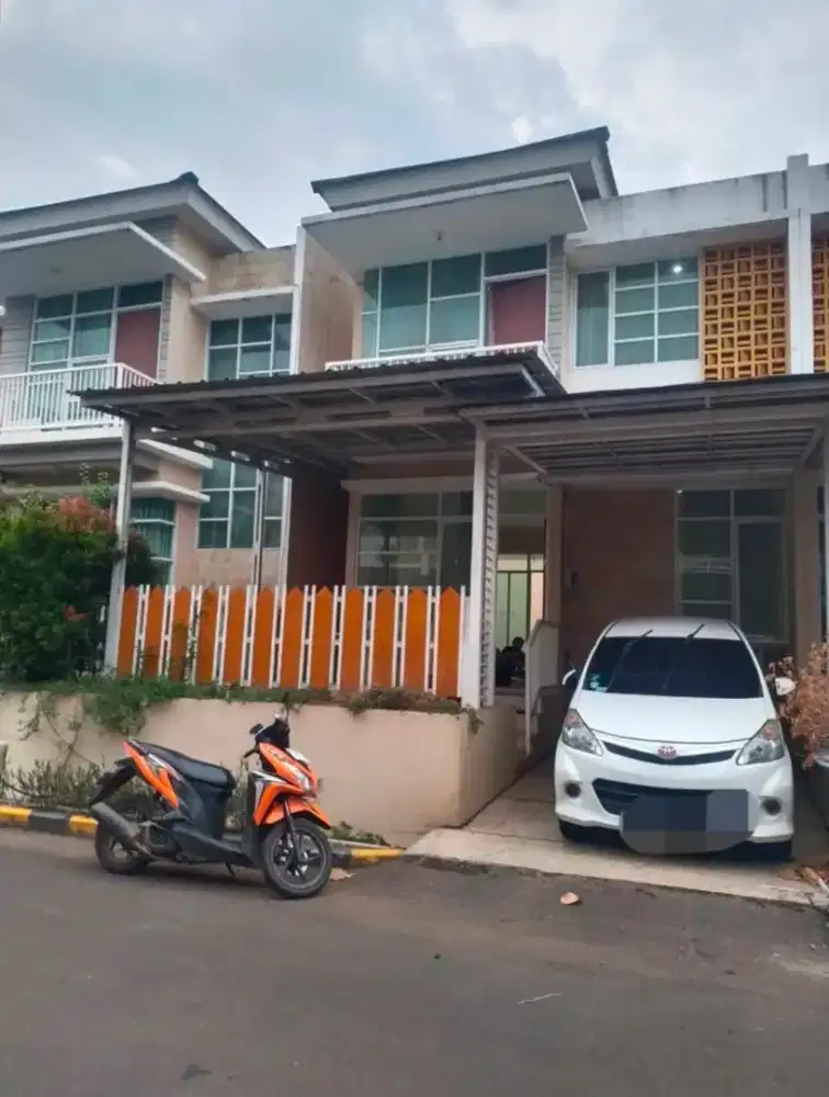 DISEWAKAN TAHUNAN RUMAH 2 LANTAI