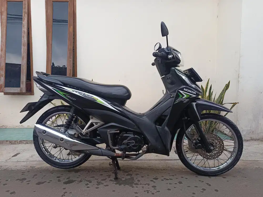 Honda revo fi 2016 lengkap mesin halus bagus