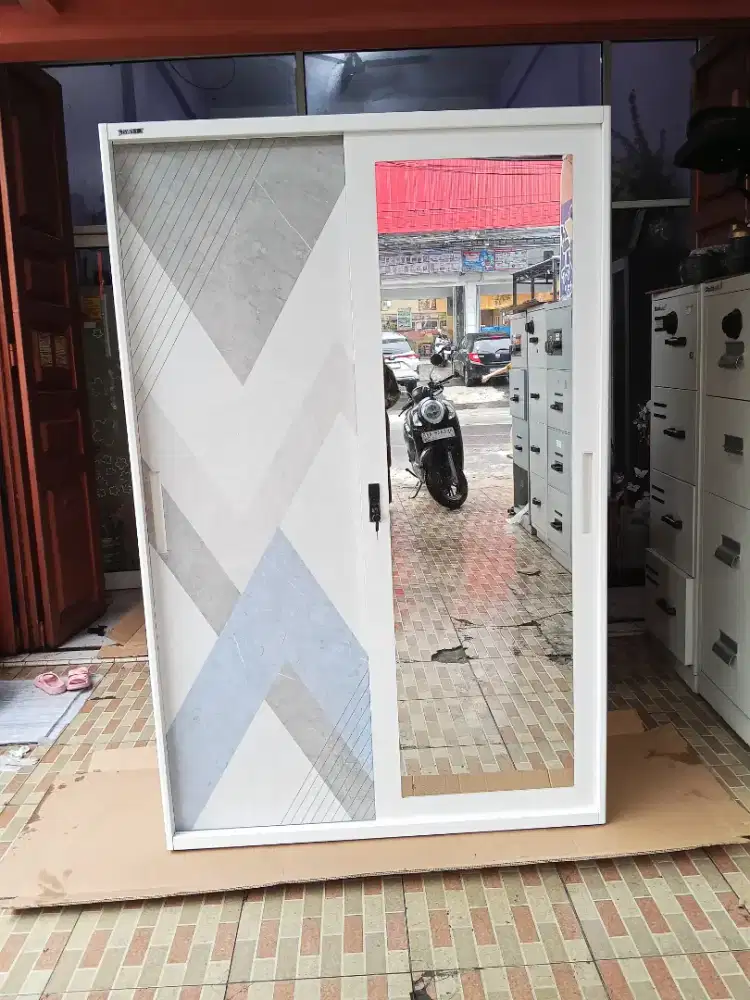 Lemari pakaian jumbo