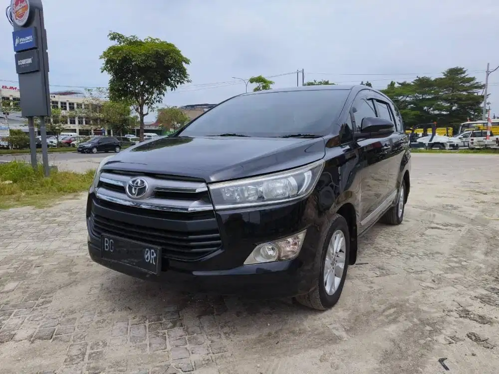 Toyota Innova G 2.4 MT Diesel.