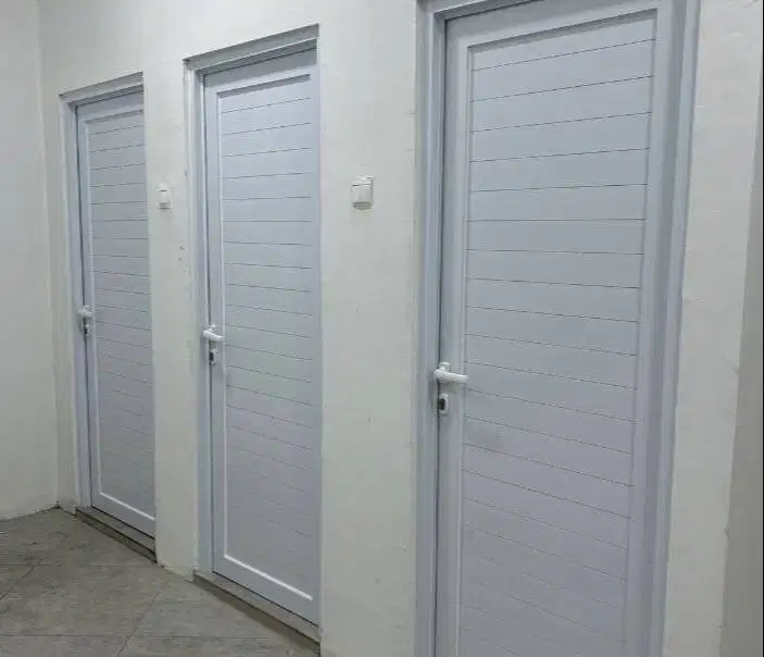 Diskon Pintu Kamar Mandi Aluminium Custom – Full Set Aksesoris Lengkap
