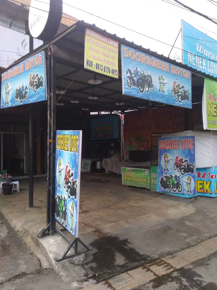 Disewakan lapak untuk berjualan di halaman warkop & Doorsmer