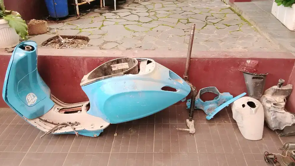 Vespa sprint lanjutin bangun