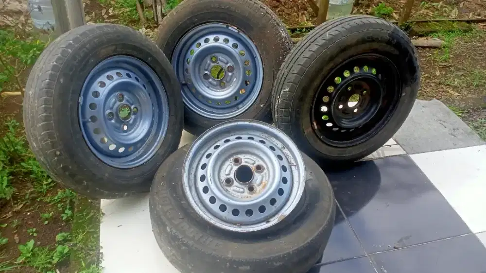 Dijual cepat 4 Velg Ring 13