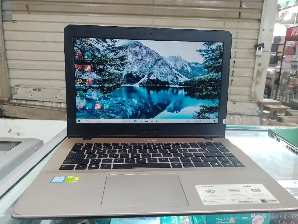 Laptop Asus VivoBook A442U