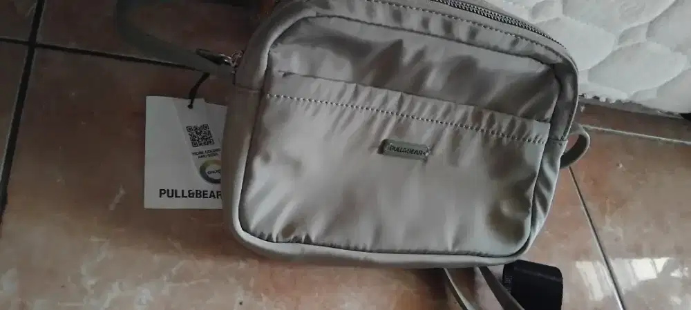 atasan vest, jeans cutbray, tas merek pull and bears ori