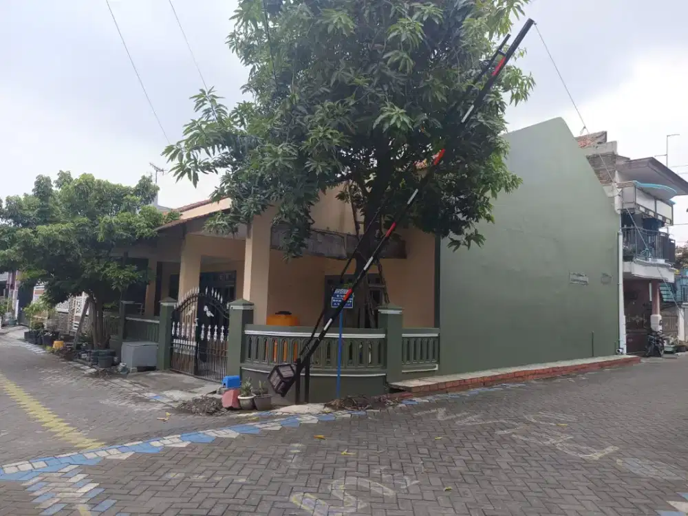 Dikontrakkan Rumah Pojok